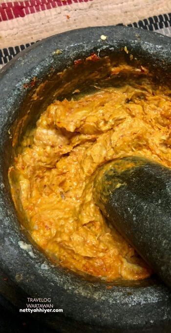 tumbuk bahan patin tempoyak