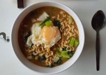 2 Resepi Maggi Kari Sedap Masak Tumis, Sup & Goreng Termudah 2 Resepi Maggi Kari Sedap Masak Tumis, Sup & Goreng Termudah